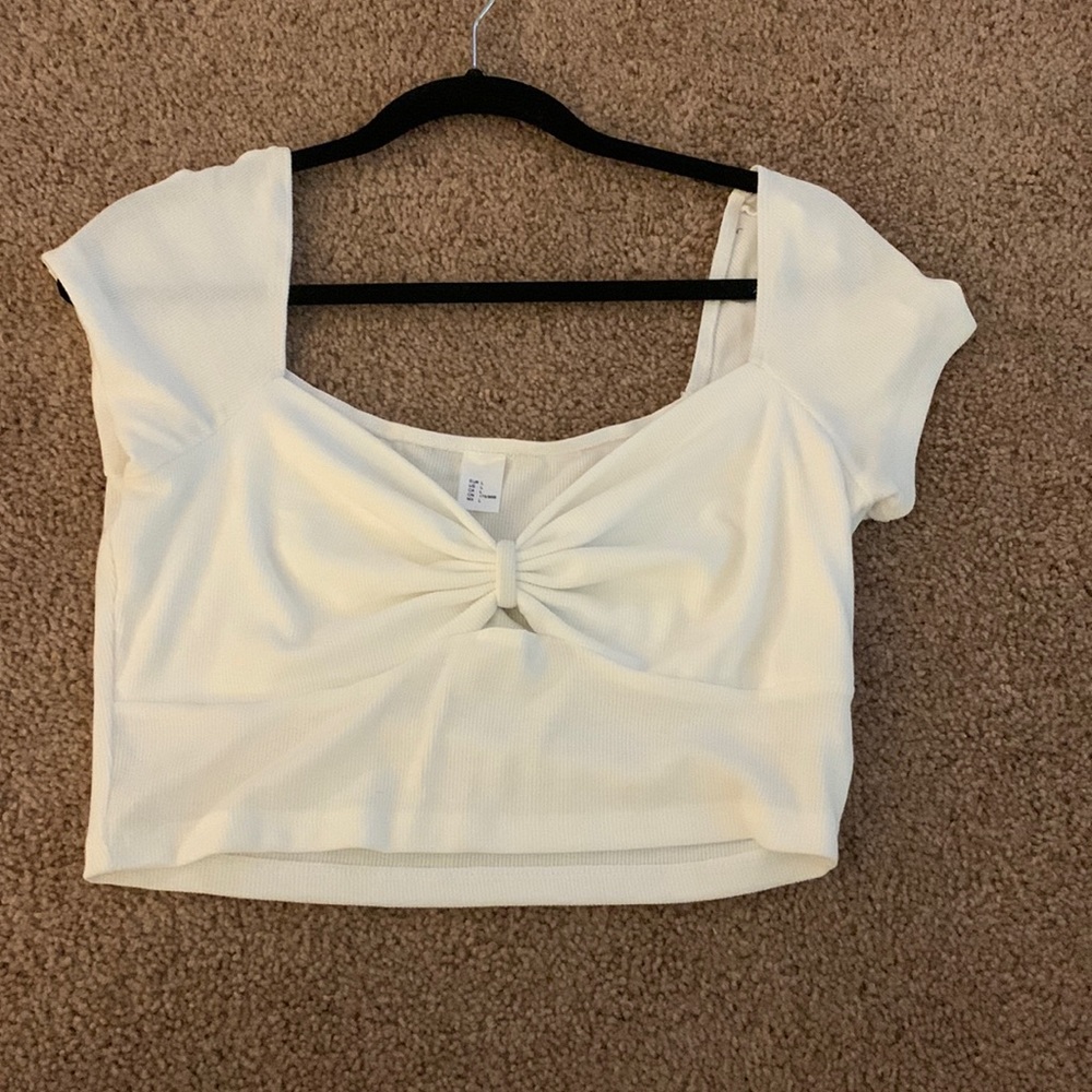 white short sleeve crop top - size large, never been worn